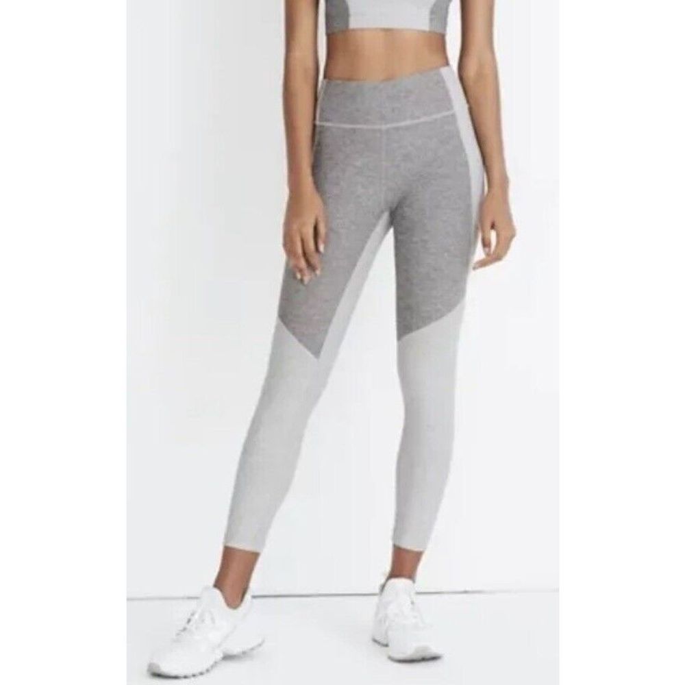 Outdoor Voices 3/4 Warm Up Leggings Size Small Gray Striped Womens Crossfit Yoga